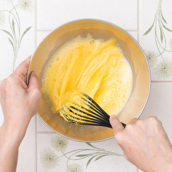 LuxDecorCollection 23 Pieces Kitchen Utensils Set Nylon and Stainless